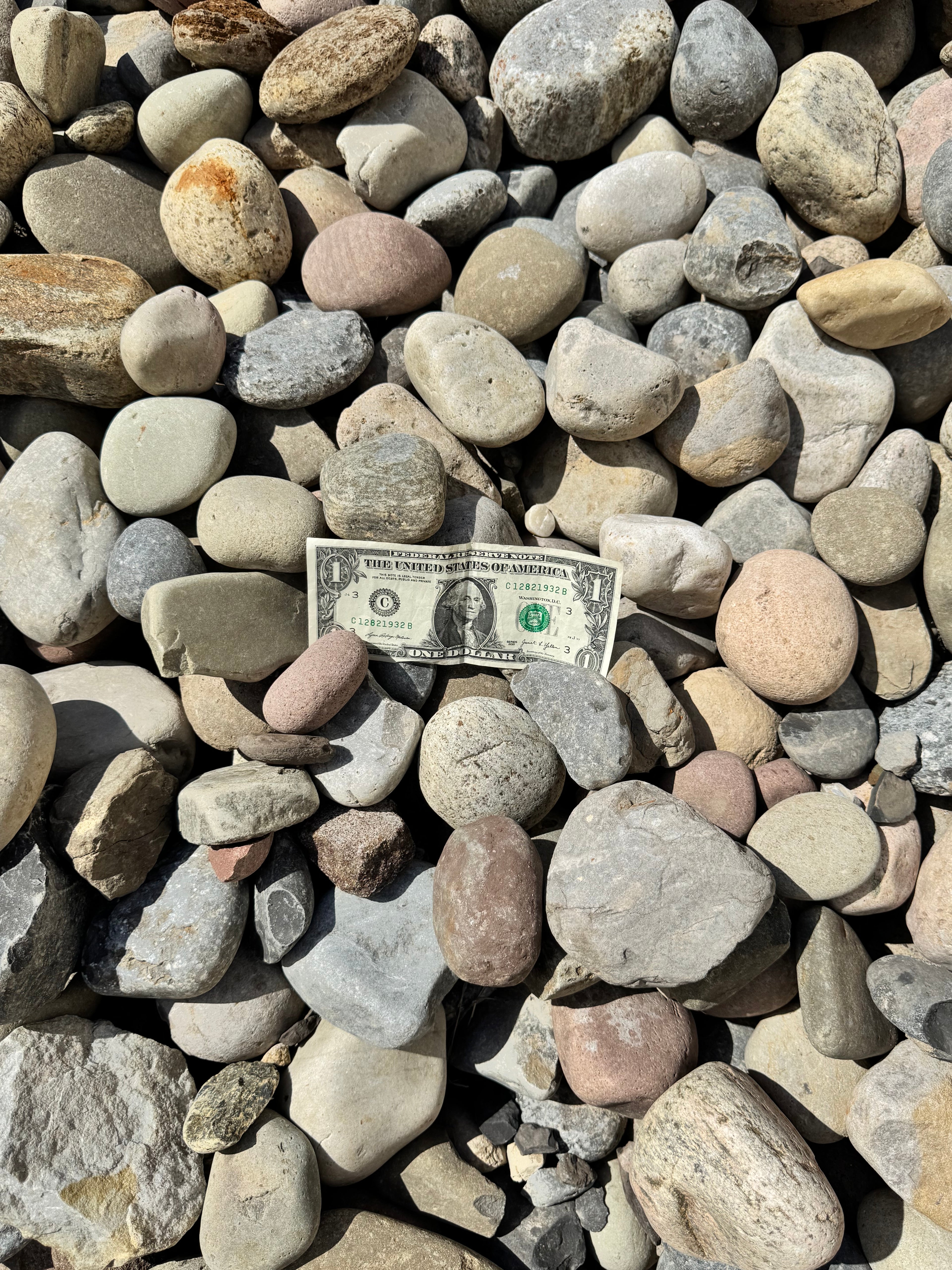 Aggregate Indian Creekstone (New England) 2"-4" Per Yard